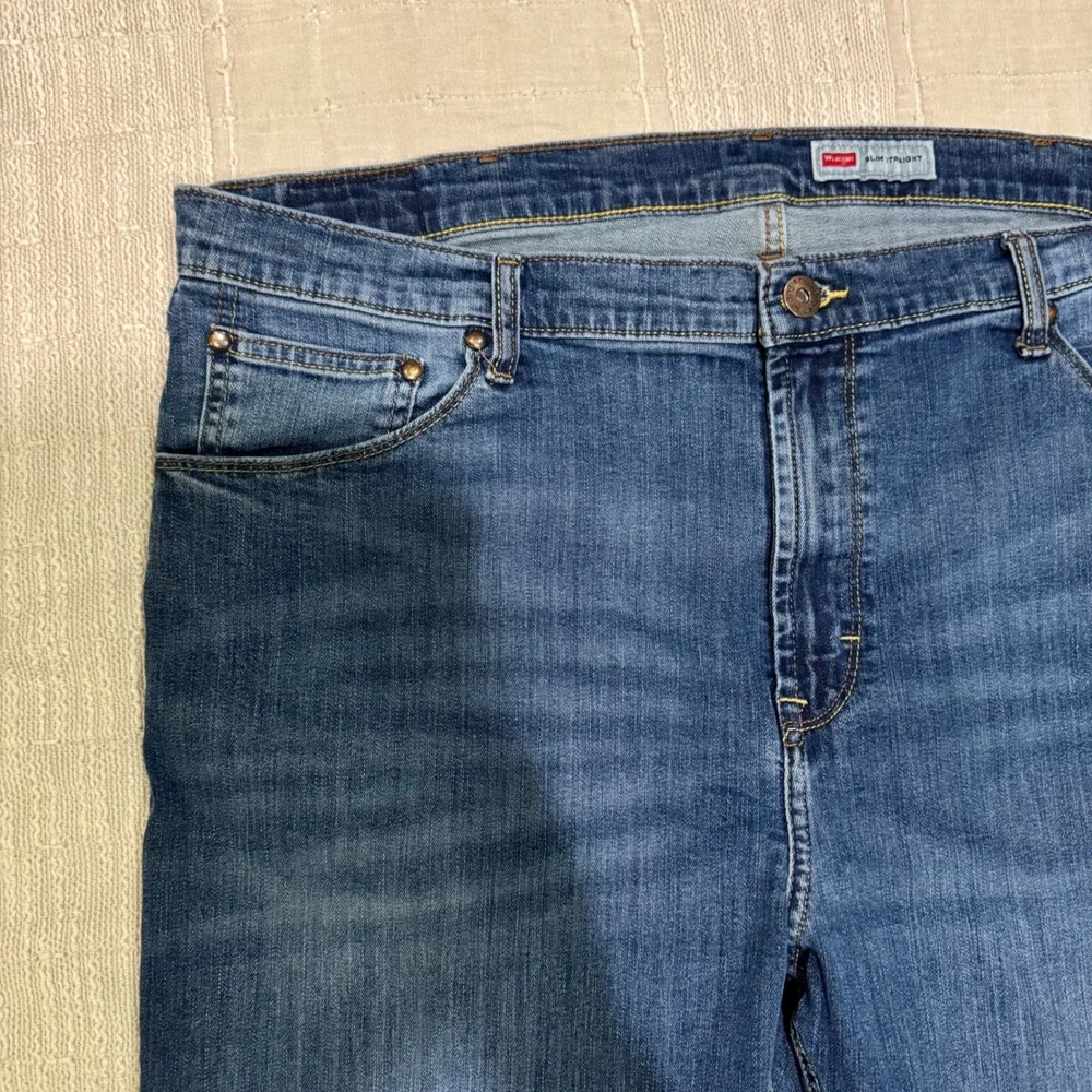 Wrangler Premium Quality Mens Slim Straight Jeans 42x30 Medium Wash Utility Blue